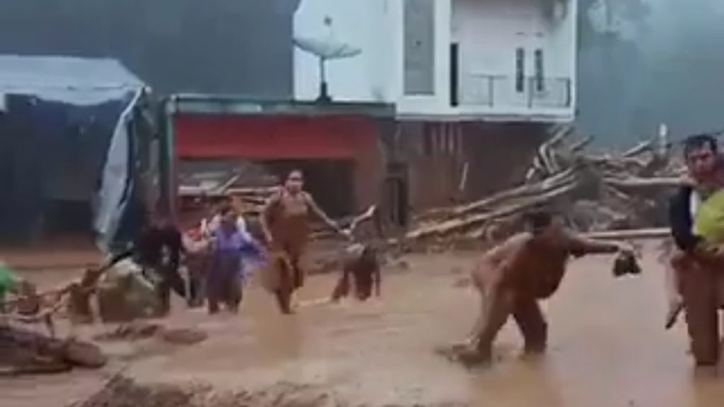 Flood disaster in Indonesia: 908 dead, 410 missing - SAFIR TV